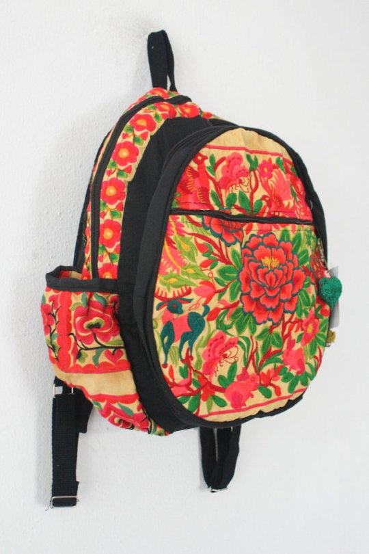 Handmade flowered backpack (Photo: Thai Handbags)